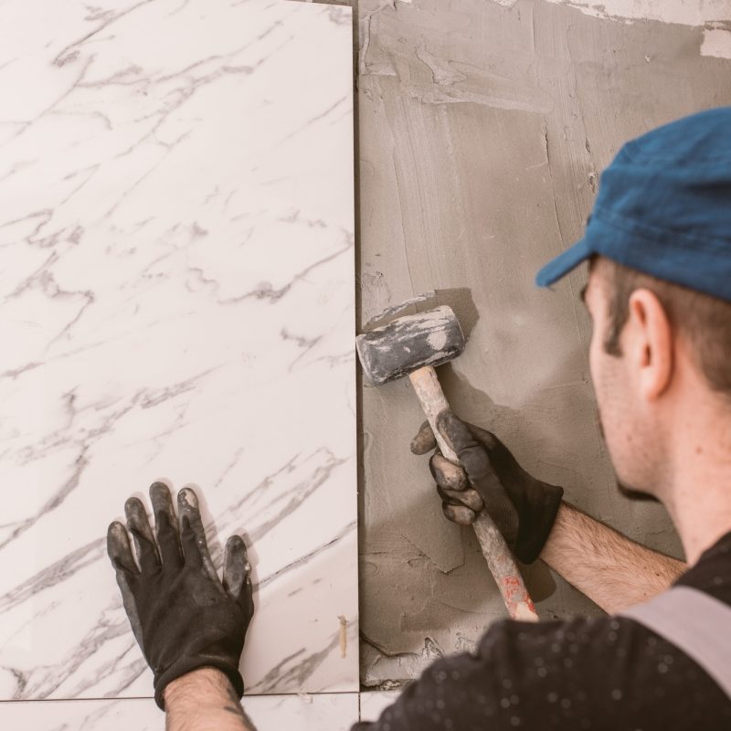 Instaling ceramic tiles